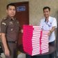 Cabjari Deli Serdang di Pancur Batu dan Tim JPU saat melimpahkan berkas perkara lima tersangka dugaan korupsi UINSU Tuntungan. Foto: Dok Cabjari Deli Serdang di Pancur Batu