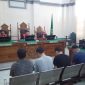 Suasana persidangan terhadap 4 terdakwa pembuat minuman keras illegal di di Pengadilan Negeri (PN) Medan, Selasa (20/8). Foto: Topikseru.com/ Edward Gilbert Munthe