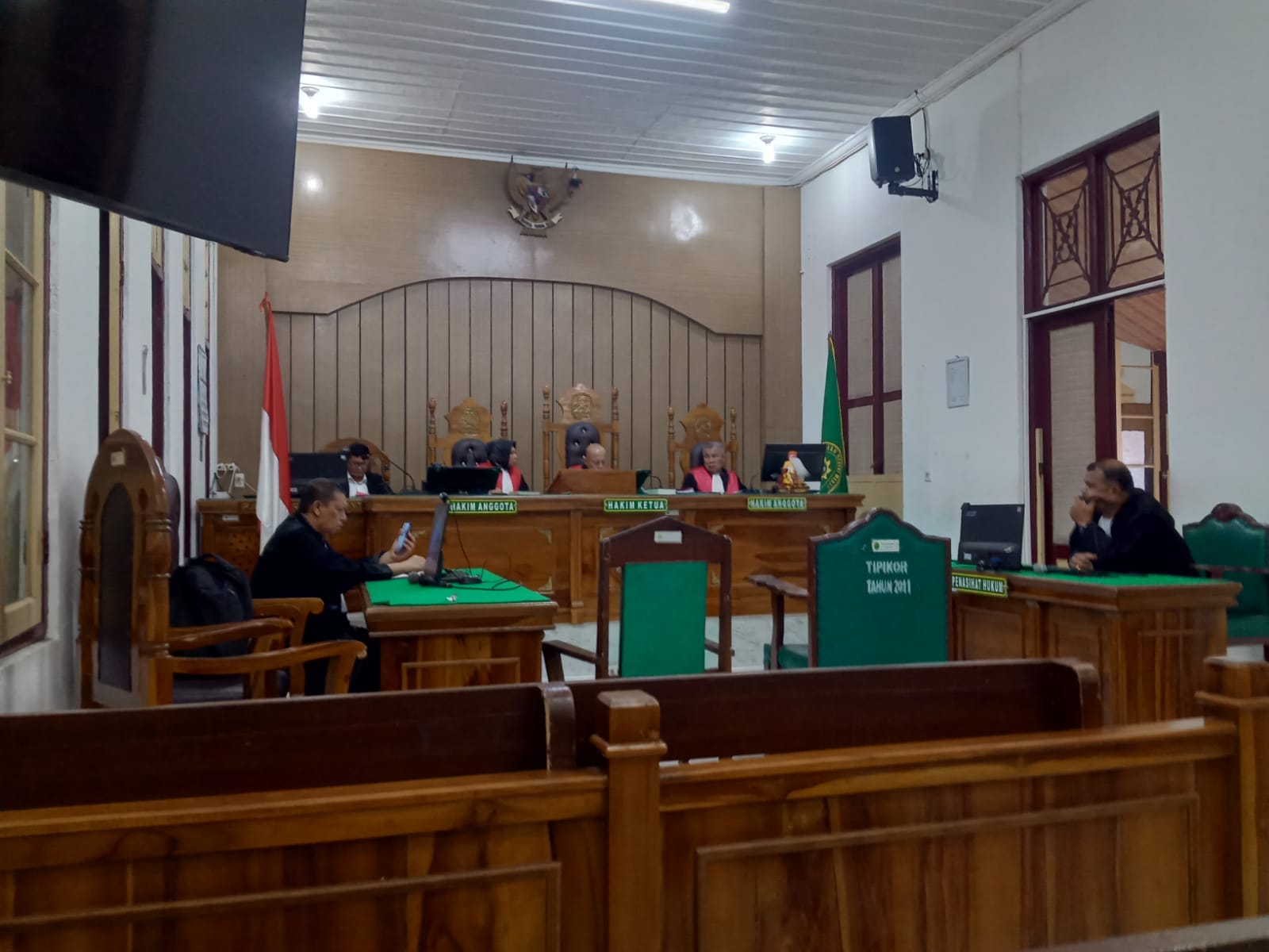 Majelis hakim saat membacakan Amar putusan terhadap Daud Delahoya dalam persidangan di Pengadilan Negeri (PN) Medan. Foto: Topikseru.com/ Edward