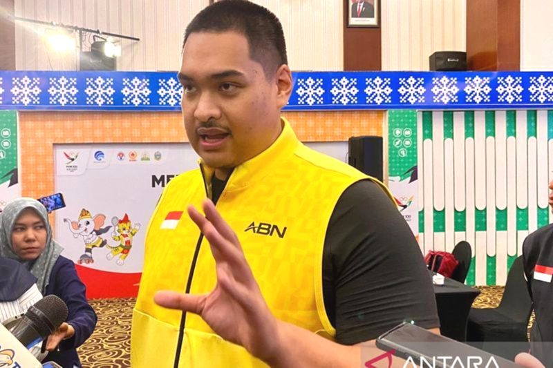 Menteri Pemuda dan Olahraga Dito Ariotedjo saat temu media di Media Center PON XXI Aceh, Banda Aceh, Minggu (8/9/2024). Foto: Antara/Rizka Khaerunnisa