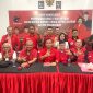 Ketua DPP PDIP Rony Talapesy (tengah) saat memberikan keterangan kepada sejumlah awak media, Selasa (4/9) di Kantor DPP PDIP Sumut, Medan. Foto: Dok. PDIP Sumut