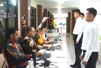 Proses pendaftaran calon pegawai negeri sipil (CPNS) di lingkungan Kanwil Kemenkumham DIY, Kamis (5/9/2024). Foto: Antara/HO-Kemenkumham DIY