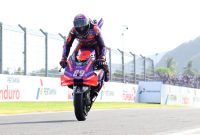 Jorge Martin saat beratraksi usai taklukkan MotoGP Mandalika 2024. Foto: Istimewa