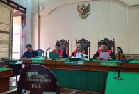 Majelis hakim saat membacakan amar putusan terhadap terdakwa Suparman dalam persidangan di Pengadilan Negeri Medan. Foto: topikseru.com/Edward Gilbert Munthe
