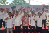 Bakal Calon Wakil Gubernur Sumut, Hasan Basri Sagala (mengenakan batik) saat menerima dukungan dari Komunitas Warga Nahdliyin Bermartabat. Foto: Istimewa