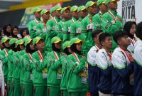 Tim Drumband Sumut campuran saat berada di atas podium. Foto: PBPON