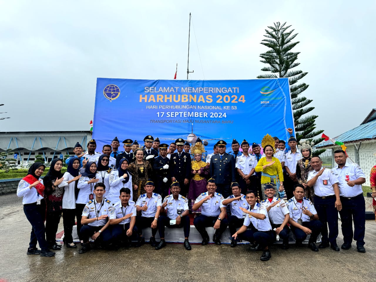 Foto bersama usai Upacara Harhubnas 2024 di Bandara DR. FL Tobing. Foto; Istimewa