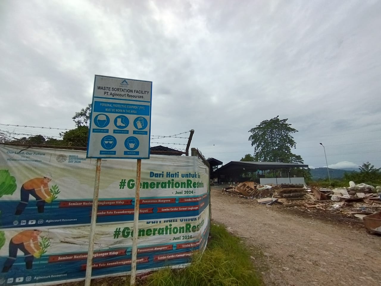 Waste Sortation Facility (WSF) PT Agincourt Resources. Foto: Topikseru.com/ Damai Mendrofa