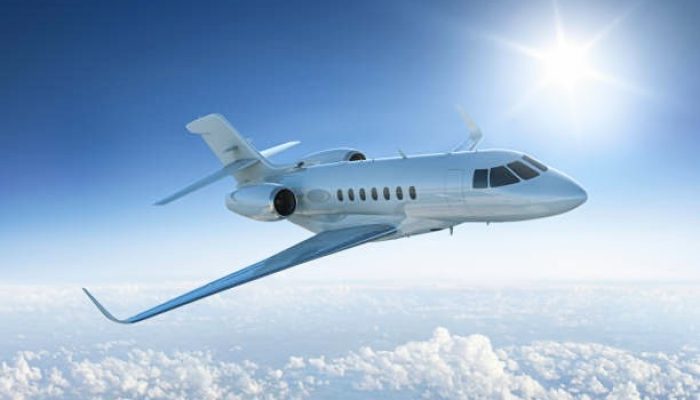 Roy Suryo Bongkar Tipe dan Pemilik Private Jet yang Ditumpangi Bobby Nasution