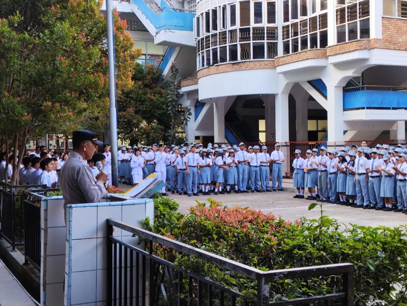 Polres Sibolga saat menggelar Binluh di SMA Katolik Sibolga. Foto: Dok Humas Polres Sibolga