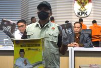 Konferensi Pers KPK terkait kasus dugaan korupsi yang melibatkan Gubernur Kalimantan Selatan (Kalsel) Sahbirin Noor. Foto: Antara