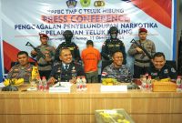 Kantor Wilayah Pengawasan dan Pelayanan Bea dan Cukai (KPPBC) Tipe Madya Pabean (TMP) C Bea Cukai Teluk Nibung bersama pemangku kepentingan memberikan keterangan di Kota Tanjungbalai, Sumatera Utara, Jumat (11/10/2024). Foto: Bea Cukai Teluk Nibung