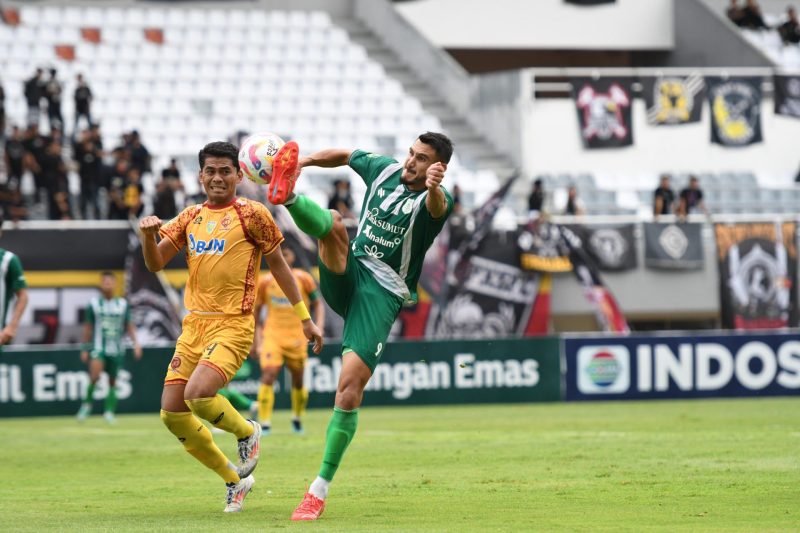 Pertandingan PSMS Medan vs Sriwijaya FC pada laga lanjutan Liga 2 Indonesia di Stadion Gelora Jakabaring, Palembang, berakhir imbang, Sabtu (12/10). Foto: MO PSMS Medan