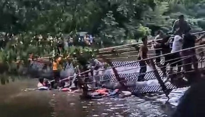 Jembatan Taman Cadika Medan Ambruk, Tim Pandawa Kayak Sigap Evakuasi Korban