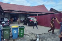Suasana ssat Tim Khusus Pemberantasan Korupsi, melakukan penggeledahan di kantor BPKAD Tapteng. Foto: Istimewa