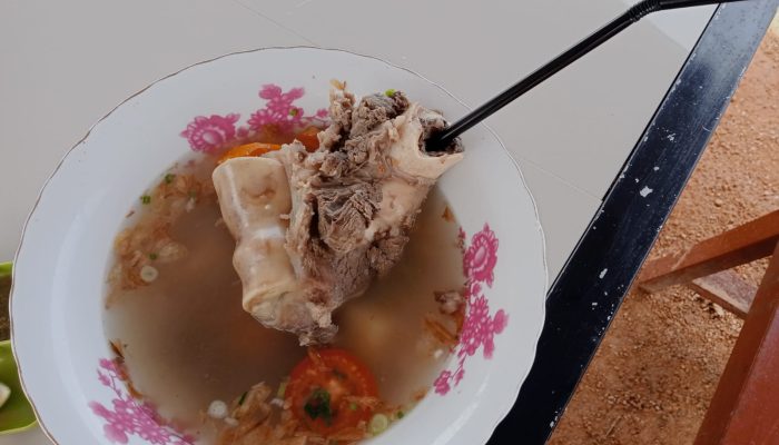 Nikmatnya Menu Daging Kerbau di Warung Kak Mina