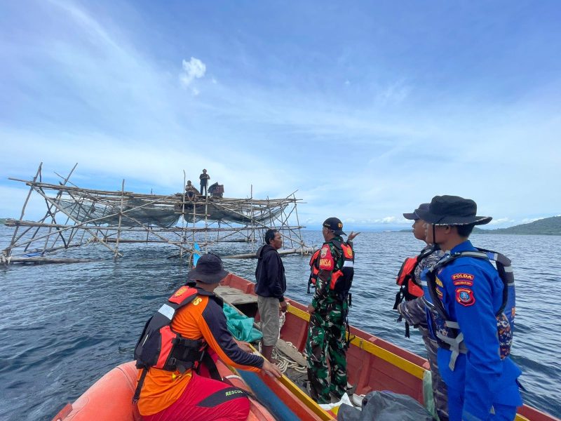 Tim SAR Gabungan saat melakukan pencarian terhadap nelayan yang hilang di perairan Jambe, Tapteng. Foto: Dok Pos SAR Sibolga