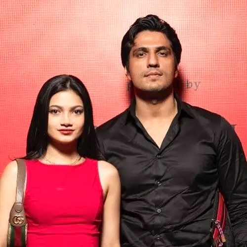 Pasangan Selebritis Beda Usai