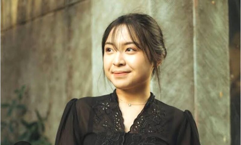 Bernadya Ribka Jayakusuma, penyanyi dan penulis lagu asal Indonesia.