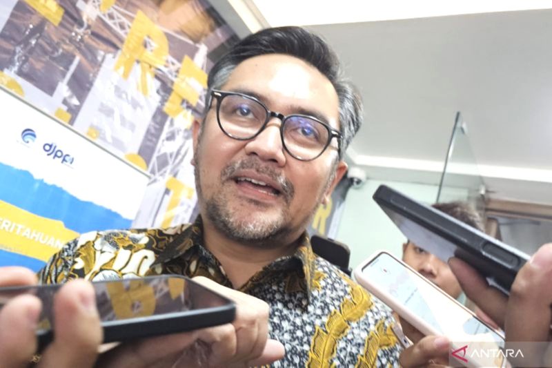 Direktur Jenderal Informasi Komunikasi Publik (Dirjen IKP) Kementerian Komunikasi dan digital (Kemkomdigi) Prabunindya Revta Revolusi di Kantor Kementerian Kemkomdigi, Jakarta Pusat, Rabu (9/10/2024). Foto: Antara/Livia Kristianti