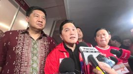 Ketua Umum PSSI, Erick Thohir (tengah). Foto: Antara/FATHUR ROCHMAN)