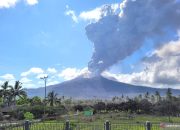 Gunung Lewotobi Laki-laki di Flores Timur Kembali Erupsi