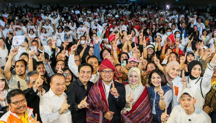 Effendi Simbolon dan Ribuan Warga Komunitas Batak Dukung Ridwan Kamil-Suswono