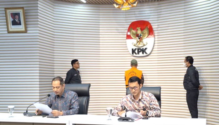 KPK Tahan Tersangka Korupsi Pengadaan APD di Kemenkes RI