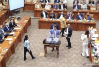 Komisi III DPR RI melaksanakan pemungutan suara untuk memilih Capim dan Calon Dewas KPK di Kompleks Parlemen, Jakarta, Kamis (21/11/2024). Foto: ANTARA/Bagus Ahmad Rizaldi