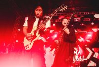 Penampilan Salma Salsabil dan Praz Teguh saat unjuk kebolehan di panggung konser Playlist Live Festival (9/11/24). Foto: Morizsey