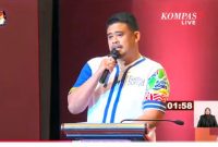 Calon Gubernur Sumut nomor 1 Bobby Nasution saat memaparkan program pemerintahannya ke depan dalam debat publik ketiga KPU Sumut.  Rabu (13/11) malam. Foto: tangkapan layar siaran langsung
