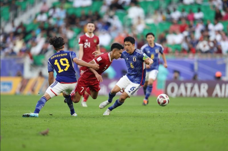 Potret pertemuan Timnas Indonesia vs Timnas Jepang dalam laga fase grup AFC Asian Cup 2024. (Dok. PSSI)