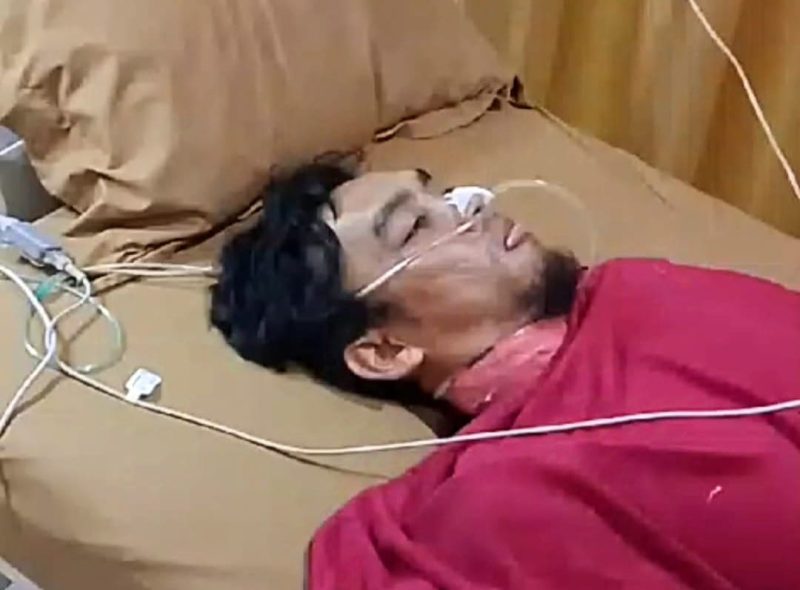 Sopir taksi online, Khairul Putra Harahap mendapatkan luka serius di leher usai diduga menjadi korban begal di Jalan Imam Bonjol, Senin (4/11) dini hari. Foto: Istimewa