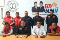Ketua Tim Hukum paslon Edy Rahmayadi - Hasan Basri Sagala, Yance Aswan (dua kiri) saat menyampaikan keterangan dalam konferensi pers. Foto: Tangkapan layar video