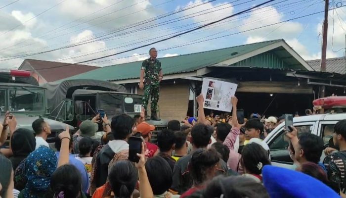 Buntut Penyerangan, Ratusan Warga Sibiru-biru Geruduk Batalyon Armed 2/105 Kilap Sumagan