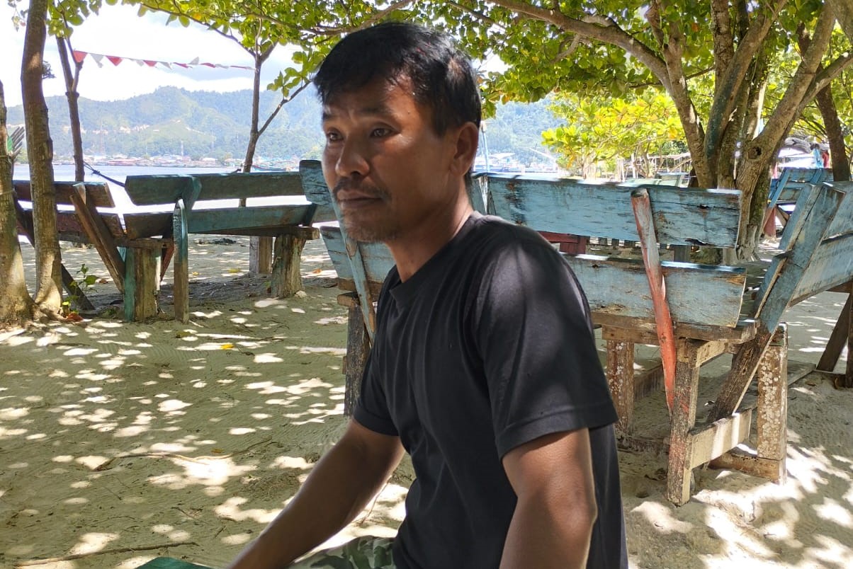 Lindung Marbun, salah seorang pengelola wisata di Pandaratan. Foto: Topikseru.com/ Damai Mendrofa