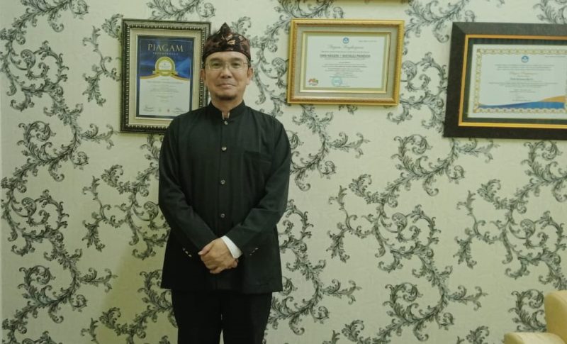 Kepala SMA Negeri 1 Matauli Pandan, Deden Rachmawan. Foto: Topikseru.com/ Jasman Julius