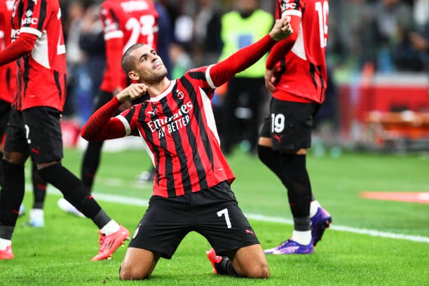 Striker AC Milan Alvaro Morata saat selebrasi. Foto: Marco Luzzani/Getty Images