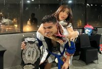 Fadly Faisal berhasil mengalahkan mengalahkan Aisar Khalled, influencer Malaysia, di ring tinju. Foto: Int
