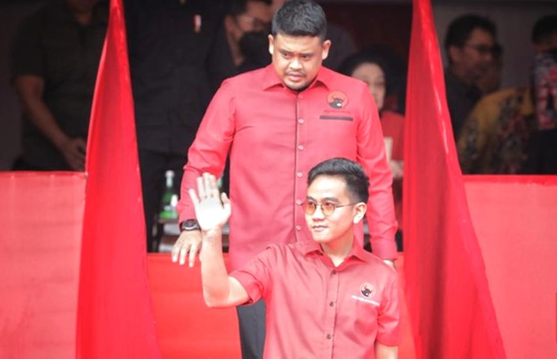 Bobby Nasution dan Gibran Rakabuming Raka saat masih berseragam PDIP. Foto: CNN Indonesia