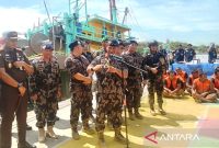 Direktur Jenderal Pengawasan Sumber Daya Kelautan dan Perikanan (PSDKP) Pung Nugroho Saksono memberikan keterangan pers di Medan, Sumatera Utara, Kamis (5/12). Foto: Antara 