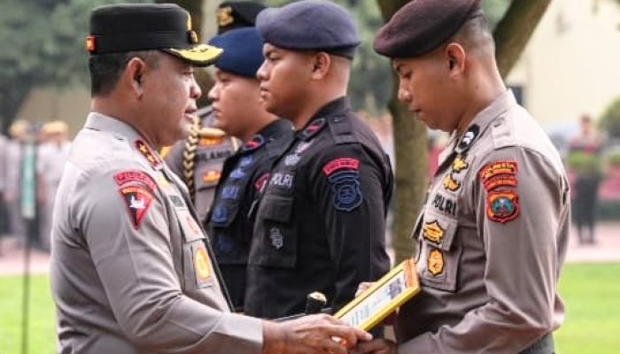 Apresiasi untuk Briptu Johanes Sibarani yang Selamatkan Lansia Terjebak Banjir