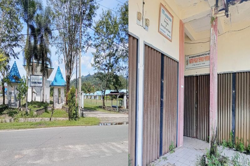 Terminal dan Pasar Terpadu Pandan, Kabupaten Tapanuli Tengah yang terbengkalai selama 20 Tahun. Foto: Topikseru.com/ Jasman Julius