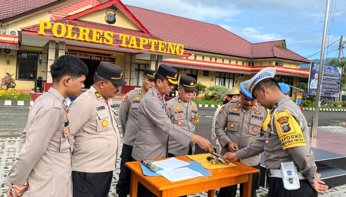 Wakapolres Tapteng Periksa Senpi 53 Personel, Ini yang Ditemukan!