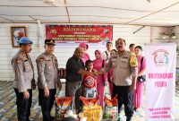 Jajaran Polres Tapteng Anjangsana di Panti Asuhan dan memberikan  tali kasih sambut Perayaan Natal 2024, Selasa (17/12). Foto: Dok.Humas Polres Tapteng