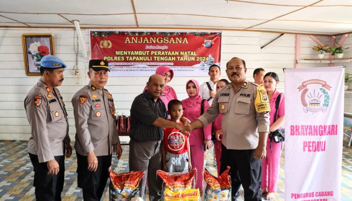 Sambut Natal 2024, Polres Tapteng Berbagi Kasih dengan Anak Panti Asuhan