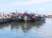 PSDKP Sibolga Lepaskan 3 Kapal Penangkap Ikan yang Diduga Tak Dilengkapi Dokumen