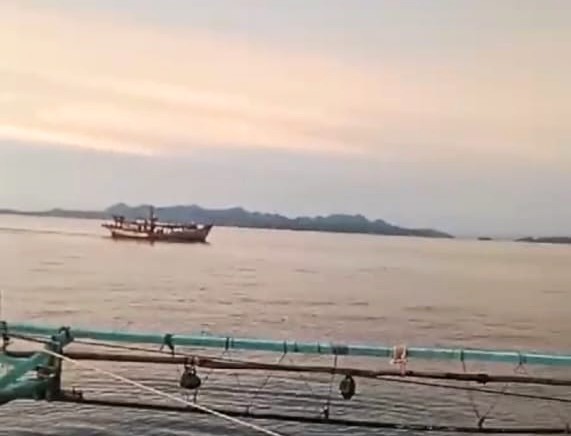 Penampakan pukat trawl yang beroperasi di perairan Sibolga dan Tapteng. Foto: tangkapan layar video