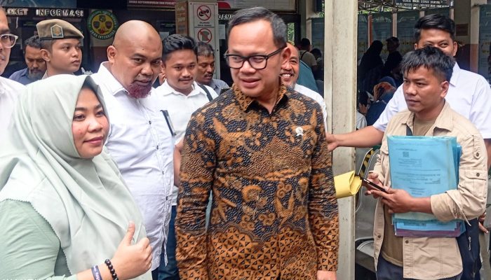 Wamendagri Sebut Mantan Presiden Menjadi Pembicara di Retret Kepala Daerah, Jokowi?