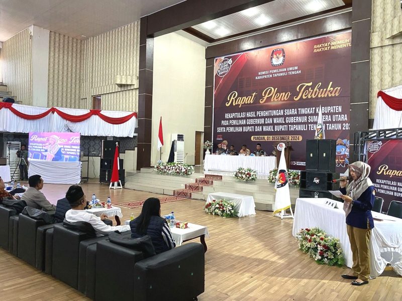 Rapat Pleno Terbuka KPU Tapteng di GOR Pandan, Kabupaten Tapteng, Minggu (1/12). Foto: Istimewa